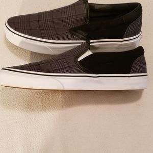 Van's woman's snickers